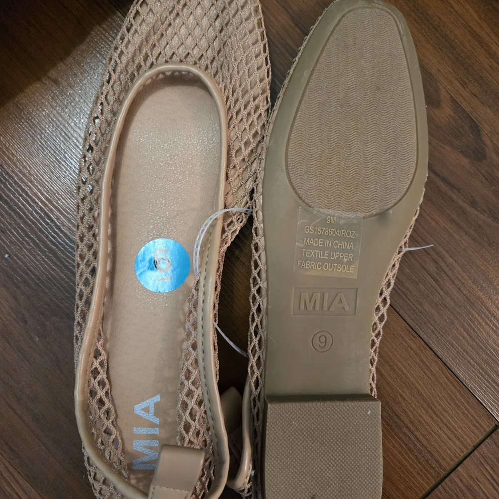 MIA Women's Beige Mesh Flats